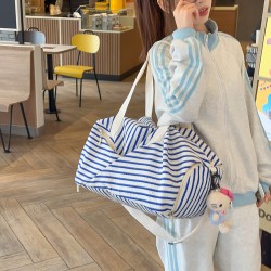 Stylish and versatile travel luggage with shoe compartment, wet/dry separation, sports yoga bag