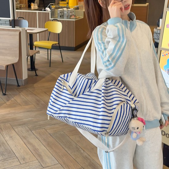 Stylish and versatile travel luggage with shoe compartment, wet/dry separation, sports yoga bag