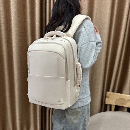 Stylish business laptop backpacks, simple student school bags, large-capacity commuter backpacks.