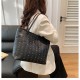 Cross-border trade retro large-capacity handbags, fashionable and trendy printed tote bags, simple commuter shoulder bags
