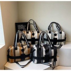 Cross-border large-capacity striped travel bag, fashionable short-distance commuter handheld fitness bag, simple and stylish storage travel bag
