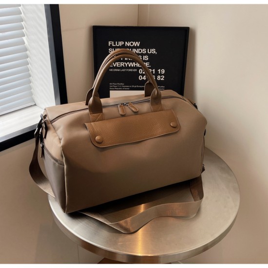 Short-distance business trip bags with large capacity, commuting sports bags, wet/dry separation, and shoe compartment.