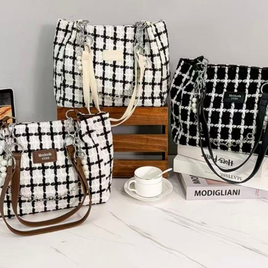 Clearance stock, women's single-shoulder handbags, black, around 1000, other colors around 200 each