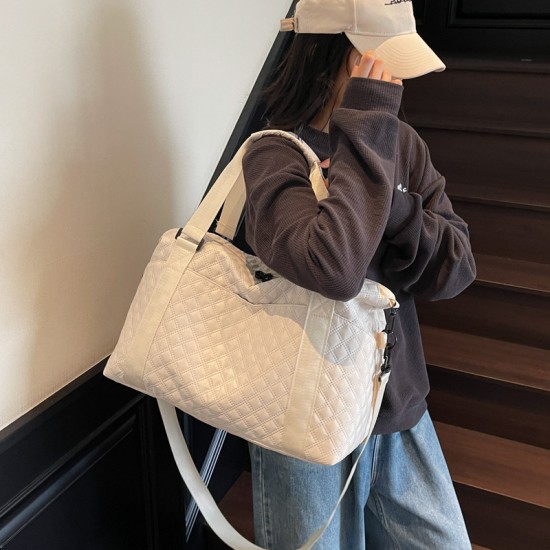 Wholesale large-capacity travel bag, new style portable outdoor sports and fitness bag, short-distance travel carry-on bag