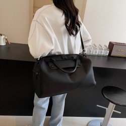 Short-distance business trip bags with large capacity, commuting sports bags, wet/dry separation, and shoe compartment.