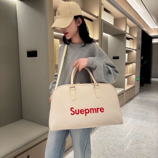 Stylish, minimalist, contrasting color handbag with wet/dry separation, crossbody gym bag